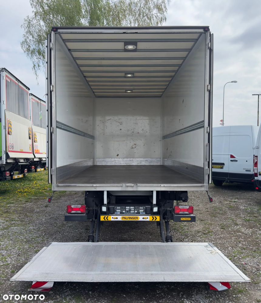 Iveco 70C18, WINDA ,14 EP, SALON PL ,Kontener, Bezwypadkowy ,7,2 T , 3.0 , Spanie z tyłu x2 - 9