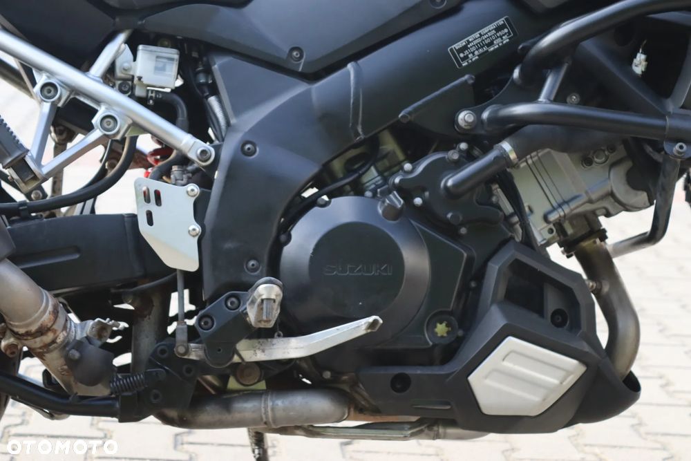 Suzuki V-STROM - 13