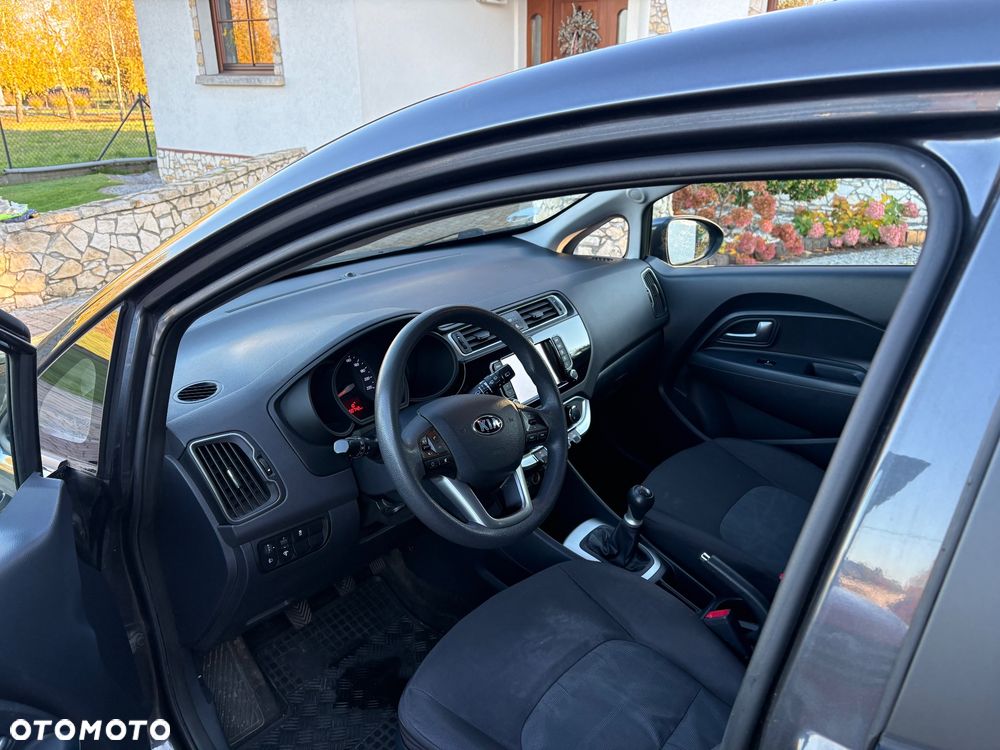 Kia Rio 1.2 L - 10