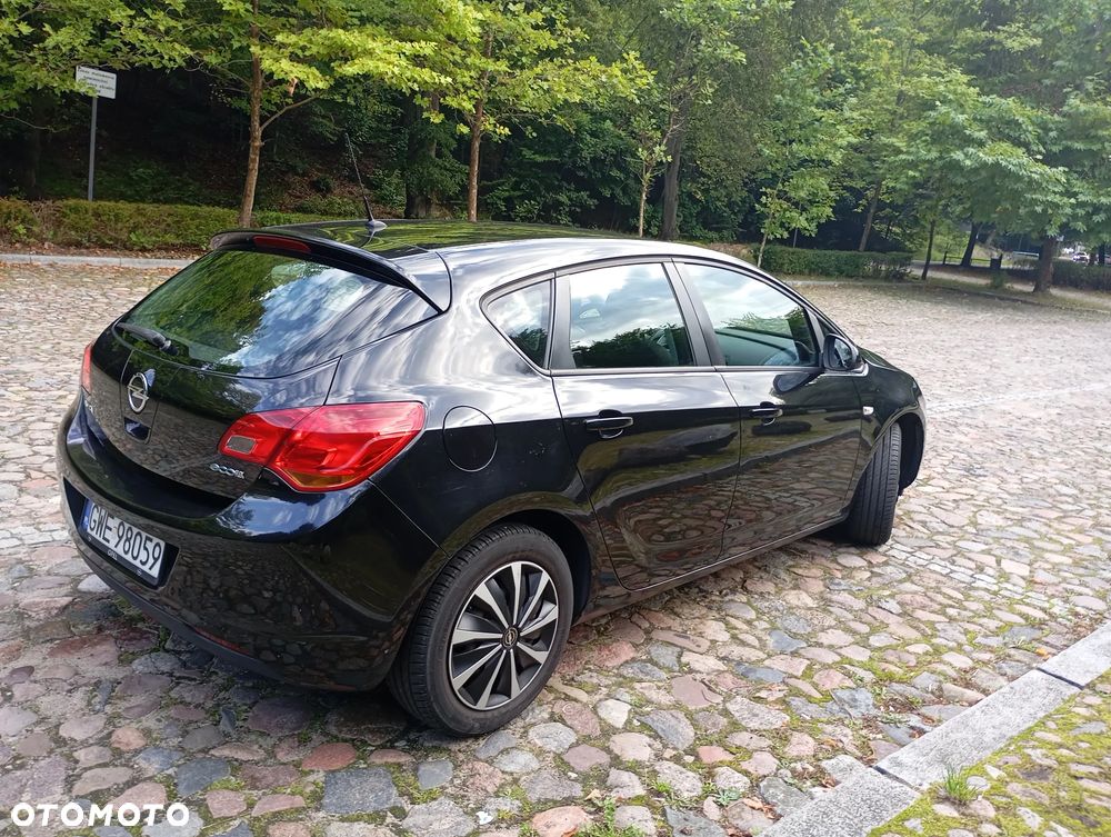 Opel Astra 1.4 ecoFLEX - 4