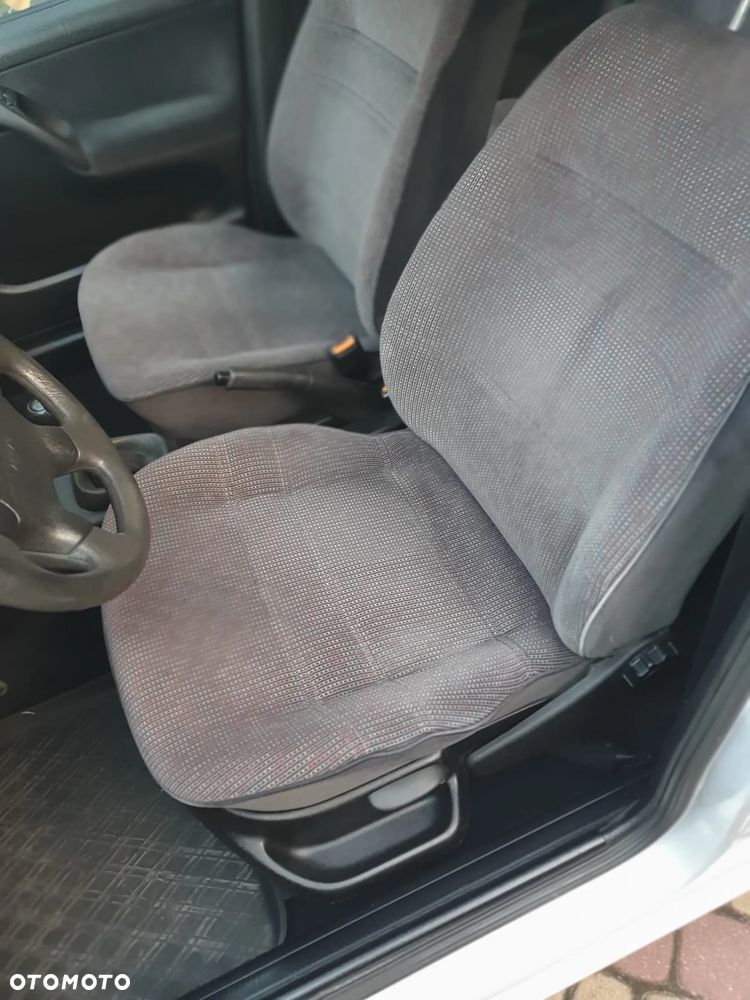 Volkswagen Golf 1.8 - 14