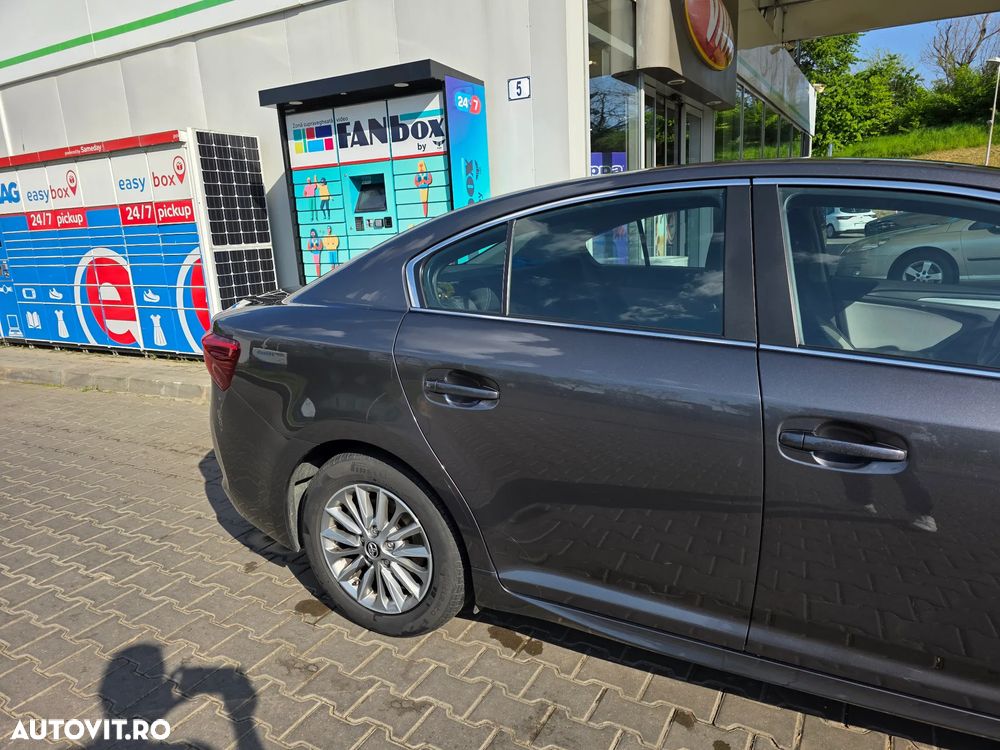 Toyota Avensis 1.8 Multidrive S Executive - 8