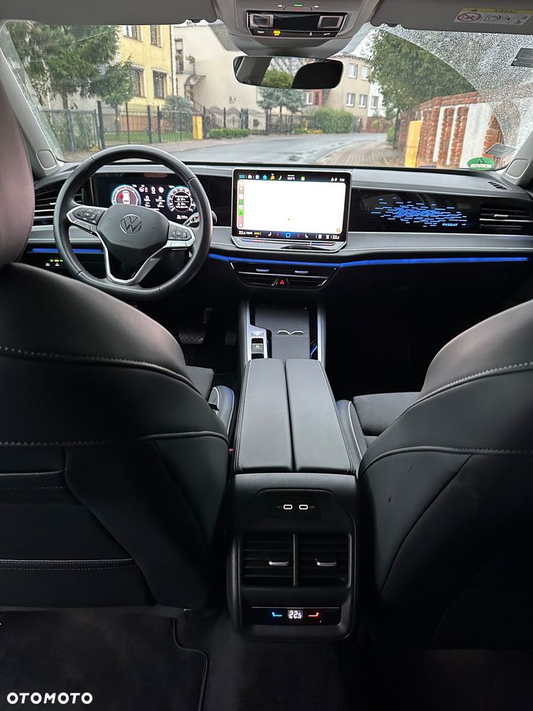 Volkswagen Passat 2.0 TDI SCR Style DSG - 12