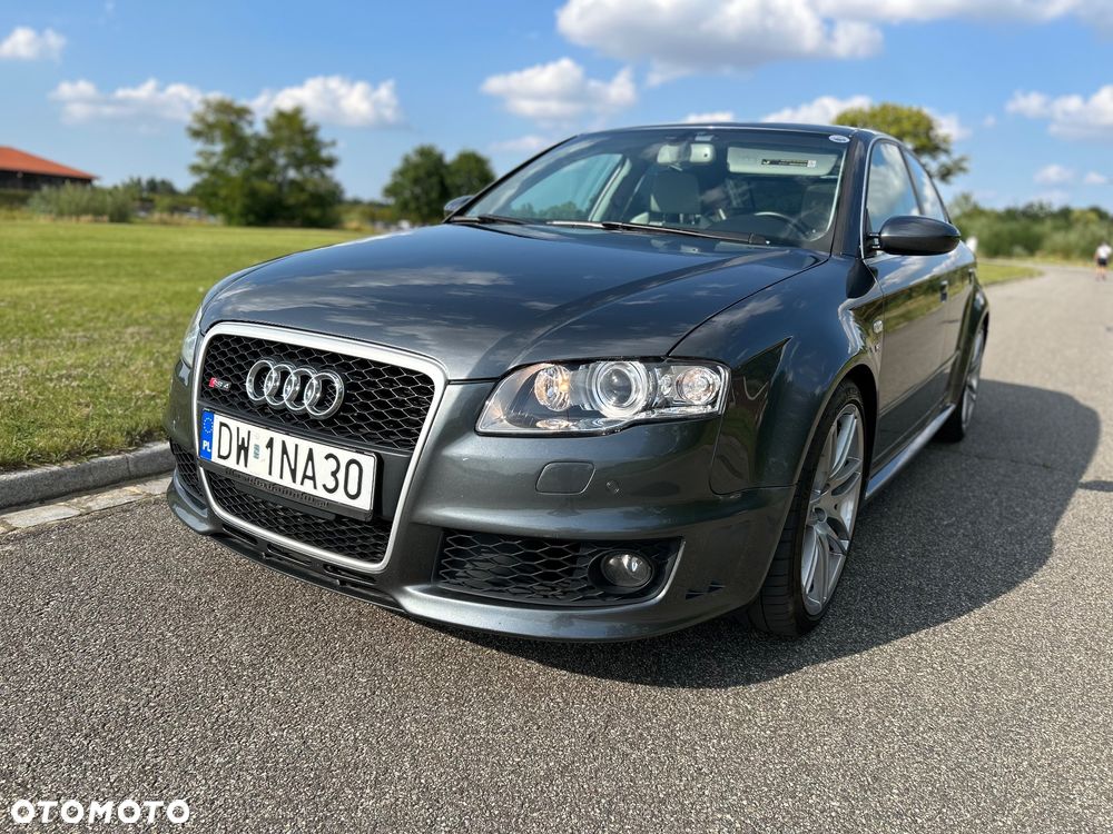 Audi RS4 Limousine - 10