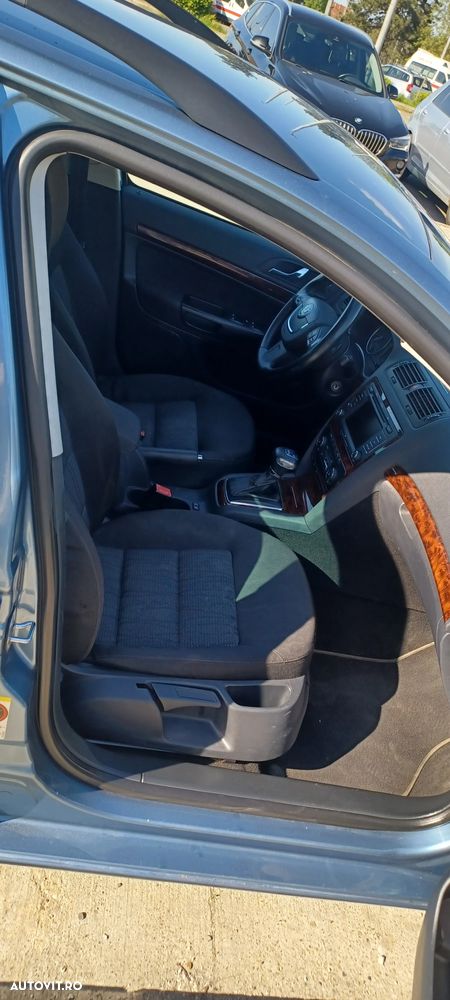 Skoda Octavia 1.8 TSI DSG FAMILY - 10