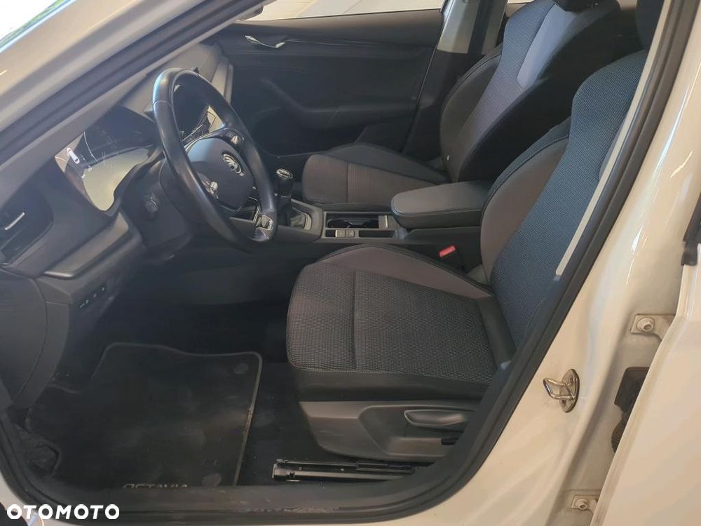 Skoda Octavia 1.5 TSI ACT Ambition - 8