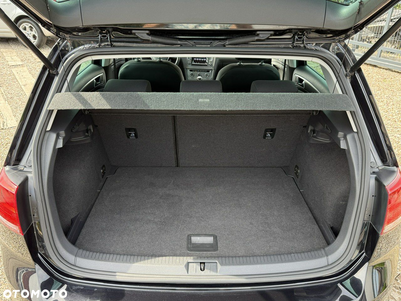 Volkswagen Golf - 11
