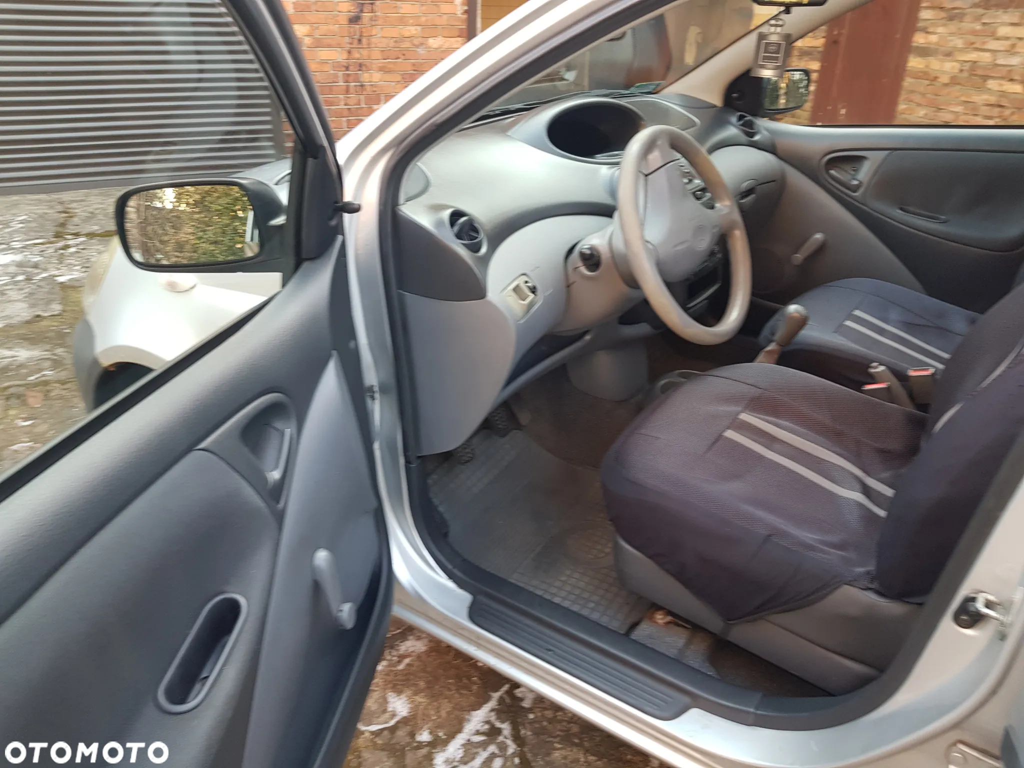 Toyota Yaris 1.0 Base - 14