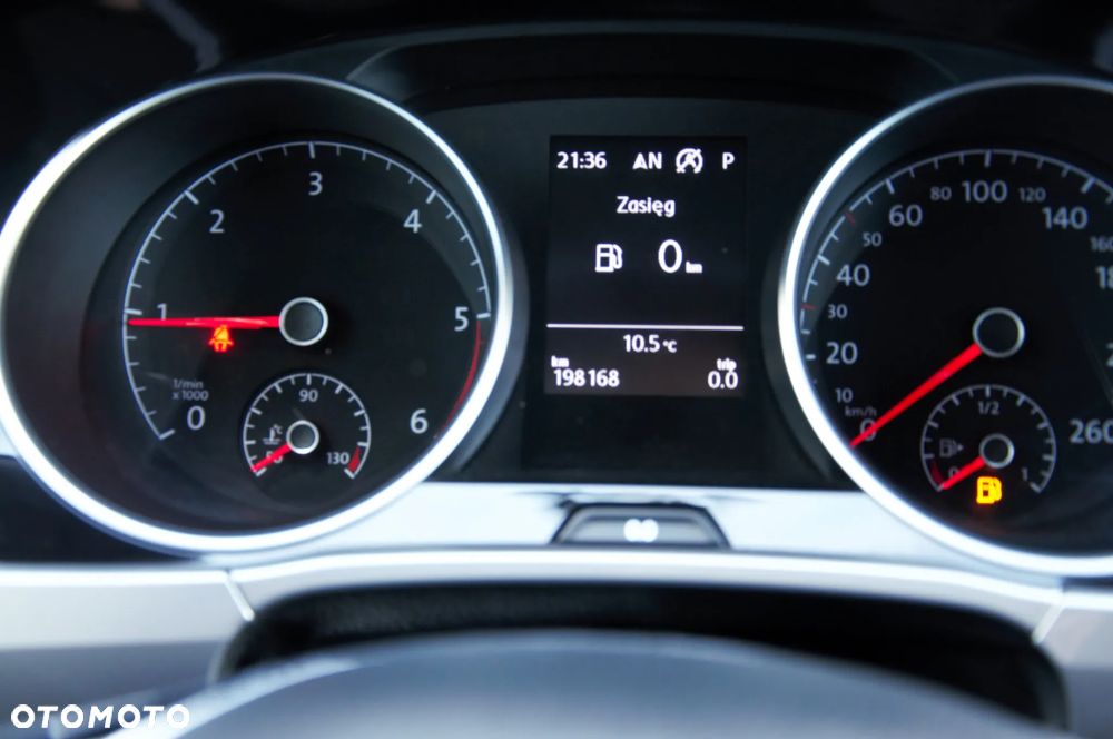 Volkswagen Touran 1.6 TDI SCR (BlueMotion Technology) DSG Trendline - 17