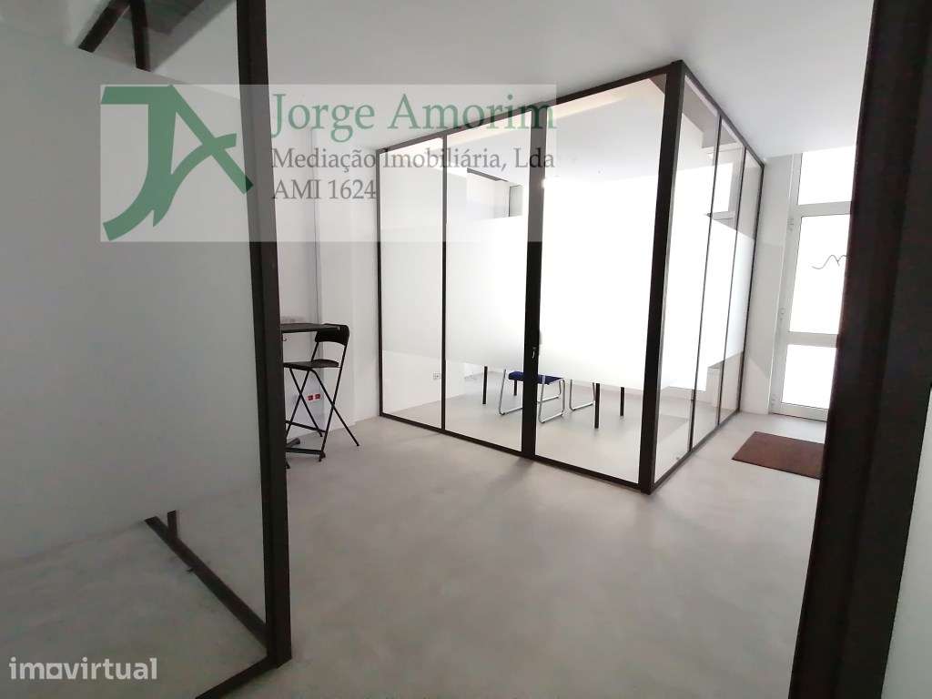 Loja / Escritório com 4 gabinetes . Toda remodelada. - Grande imagem: 2/6