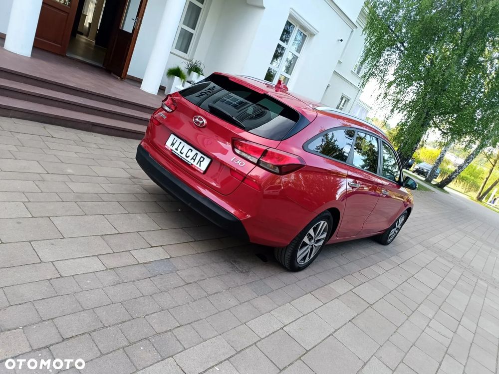 Hyundai i30 blue Kombi 1.6 CRDi Style - 17