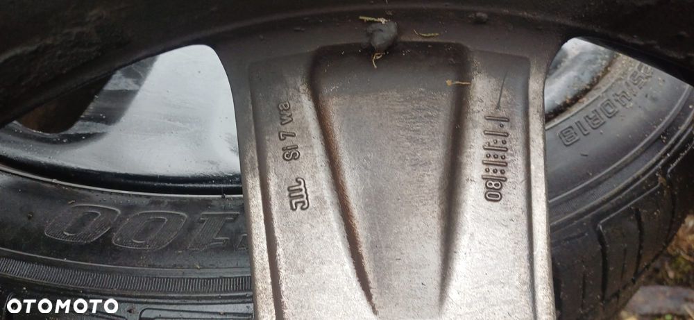 Volkswagen Audi Całe Koła Felgi Z Oponami 8P0601025S - 3