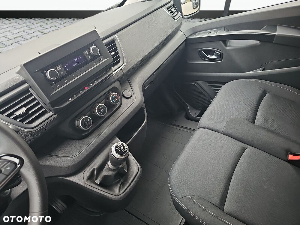 Renault Trafic - 18