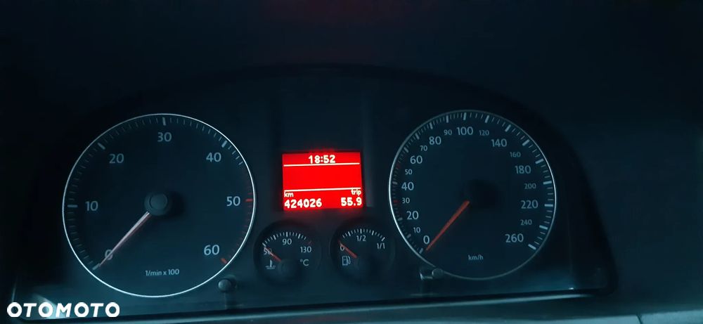 Volkswagen Touran 1.9 TDI Conceptline - 27