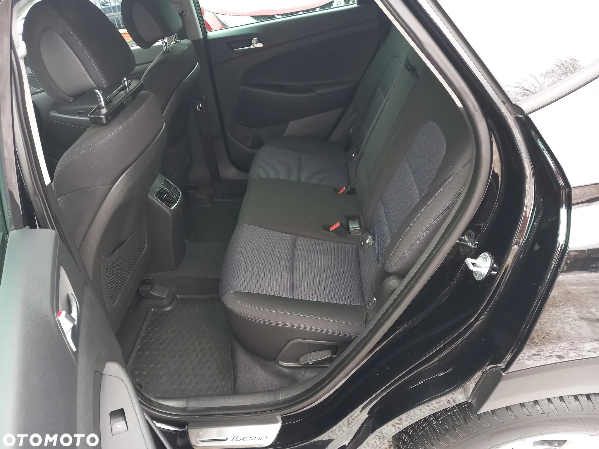 Hyundai Tucson 1.7 CRDI BlueDrive Comfort 2WD DCT - 11