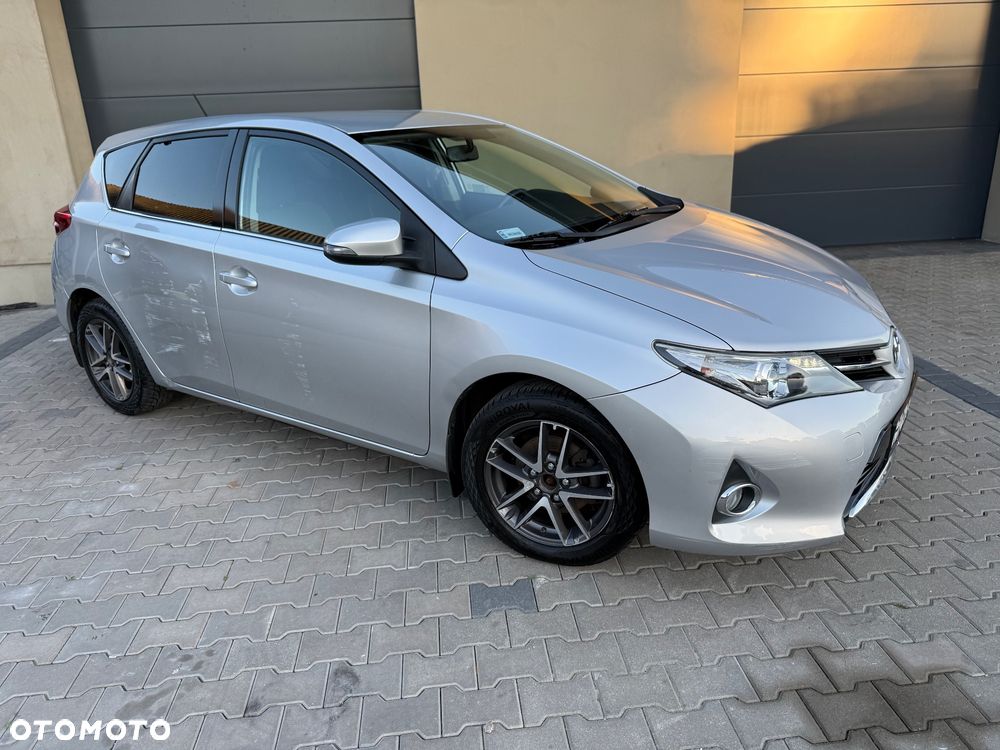 Toyota Auris 1.6 Premium Comfort - 27