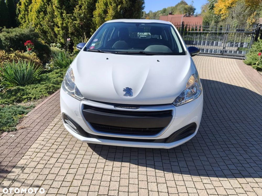 Peugeot 208 2019 photo 3