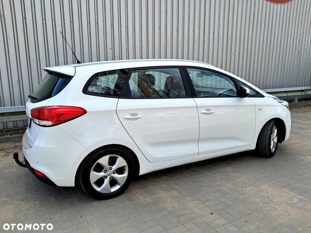 Kia Carens 1.6 GDI Dream Team Edition - 6