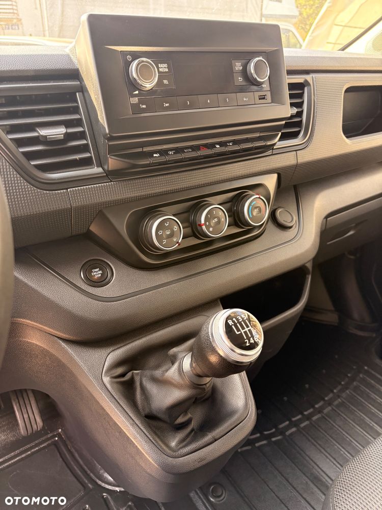 Renault Trafic - 10