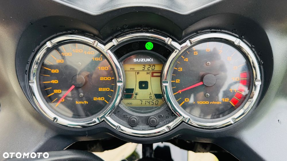 Suzuki V-STROM - 11