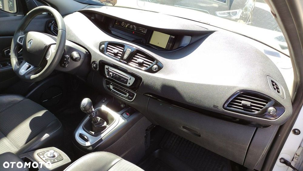 Renault Grand Scenic - 36