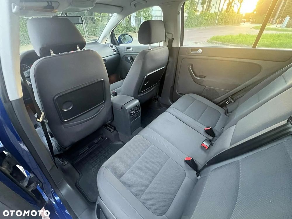 Volkswagen Golf - 6
