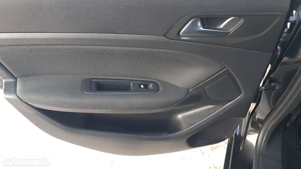 Peugeot 308 1.6 BlueHDi Allure - 18