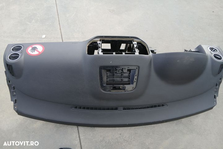 Kit airbag cu plansa de bord 5M1857706D  5M1857705D 1K0909605A 1K0880 - 2