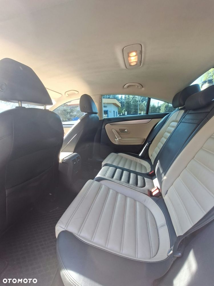 Volkswagen Passat - 33