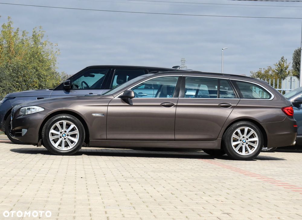 BMW Seria 5 520d Touring - 38