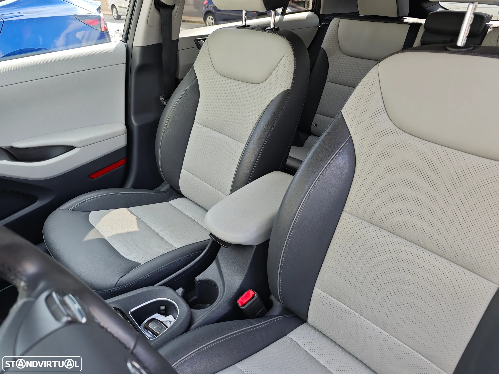 Hyundai Ioniq 1.6 GDI HEV Pack Plus - 36