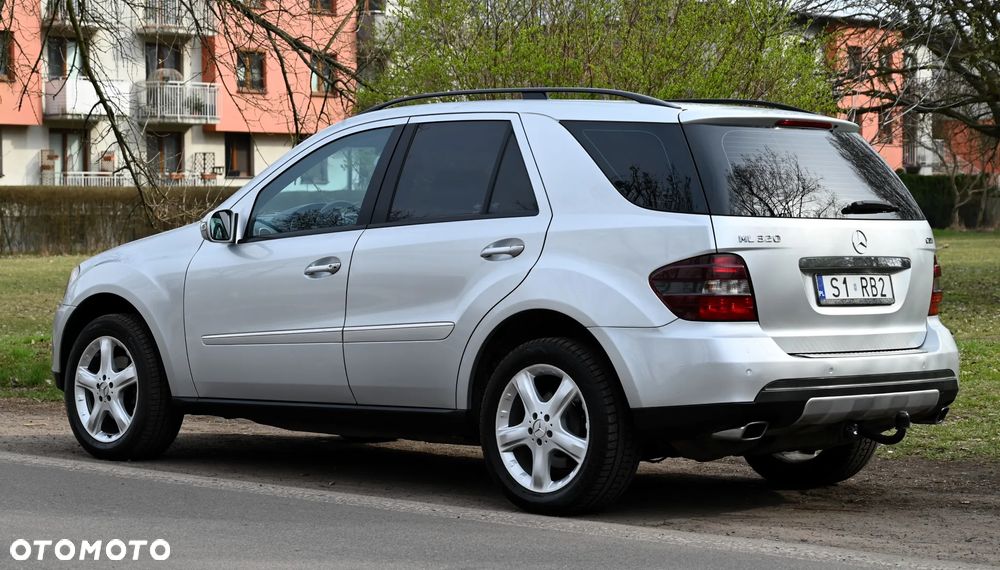 Mercedes-Benz ML - 22
