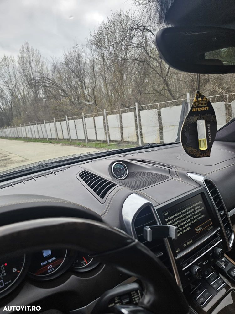 Porsche Cayenne - 7