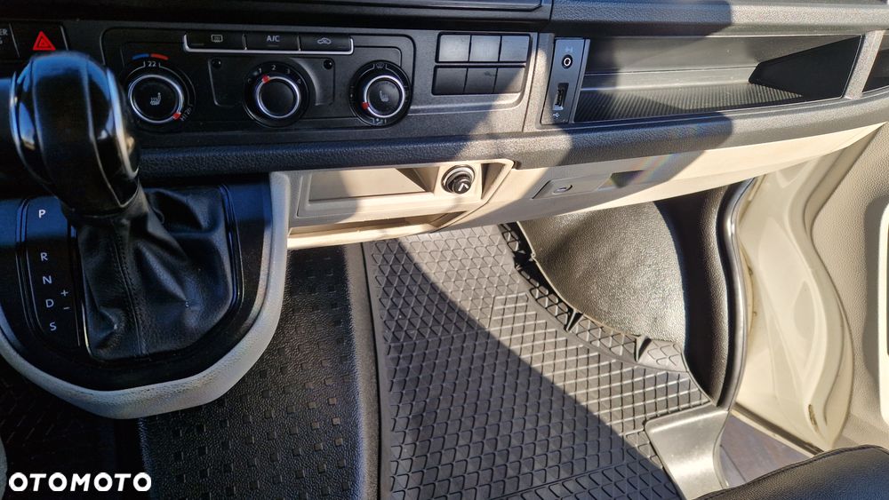 Volkswagen Transporter - 11