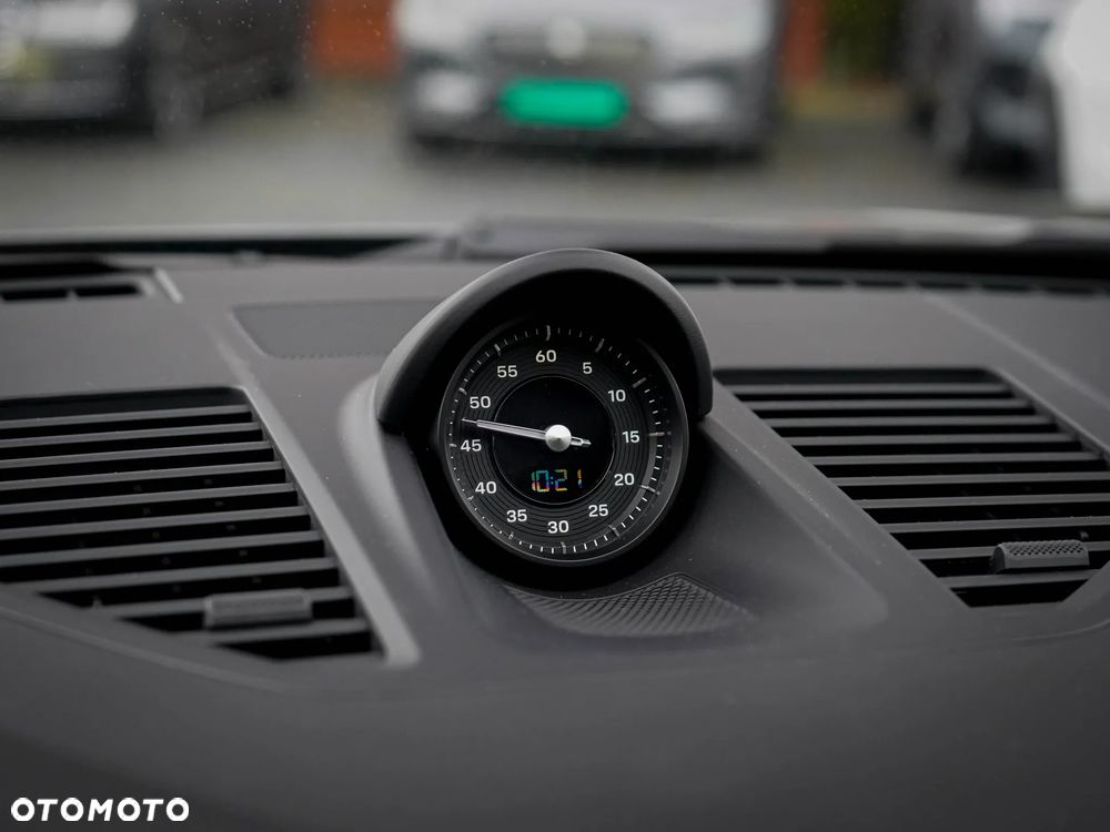 Porsche 911 Carrera 4S - 18