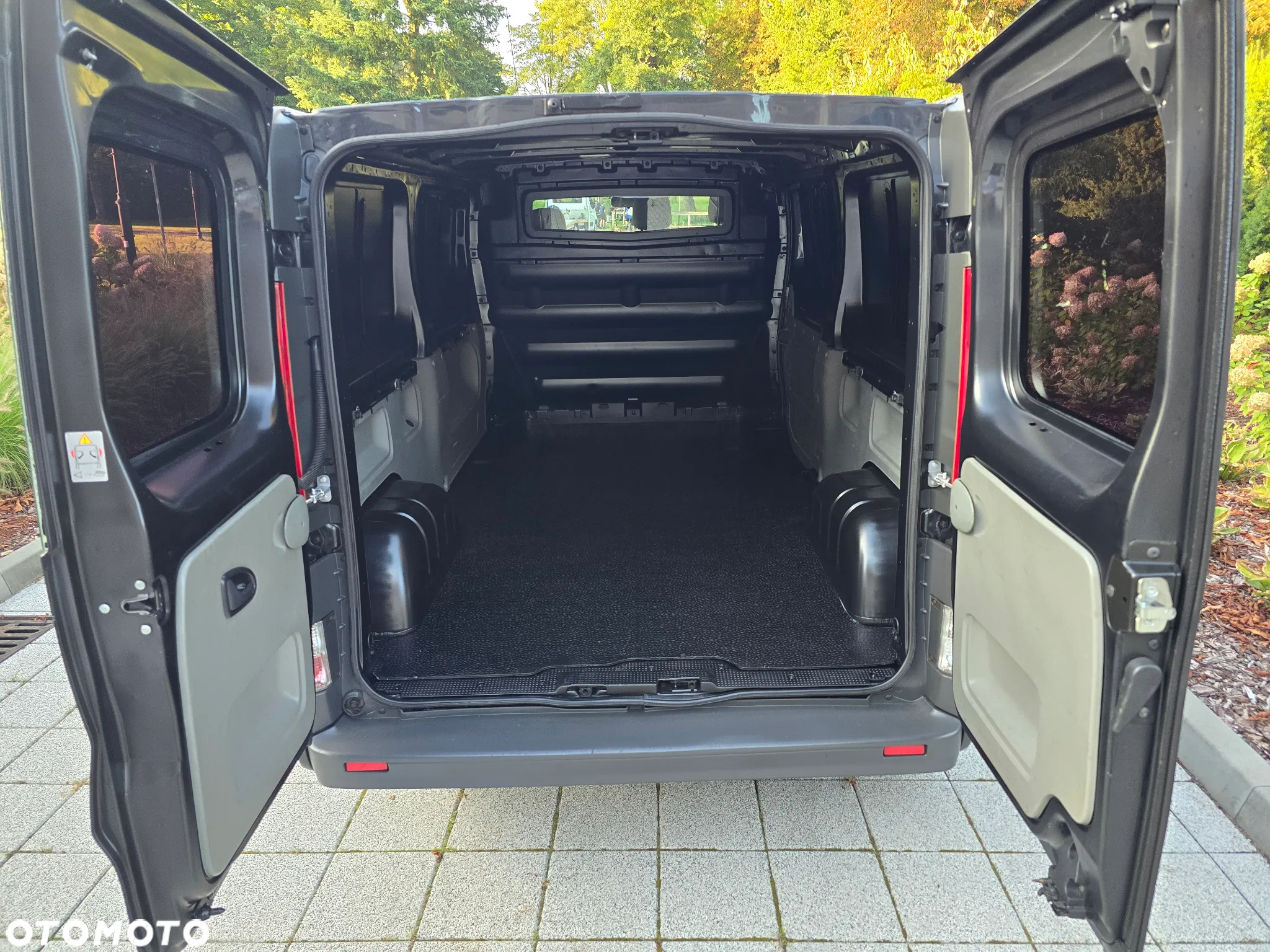 Opel Vivaro - 18