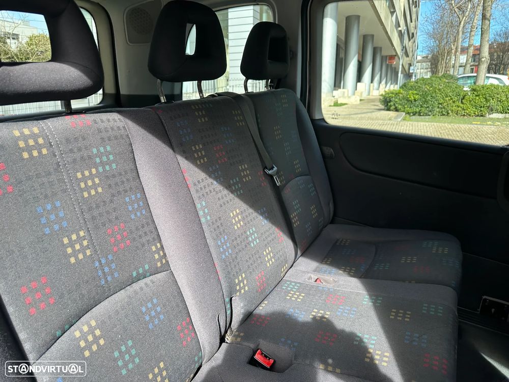 Mercedes-Benz Vaneo 1.7 CDi Family 7L - 23