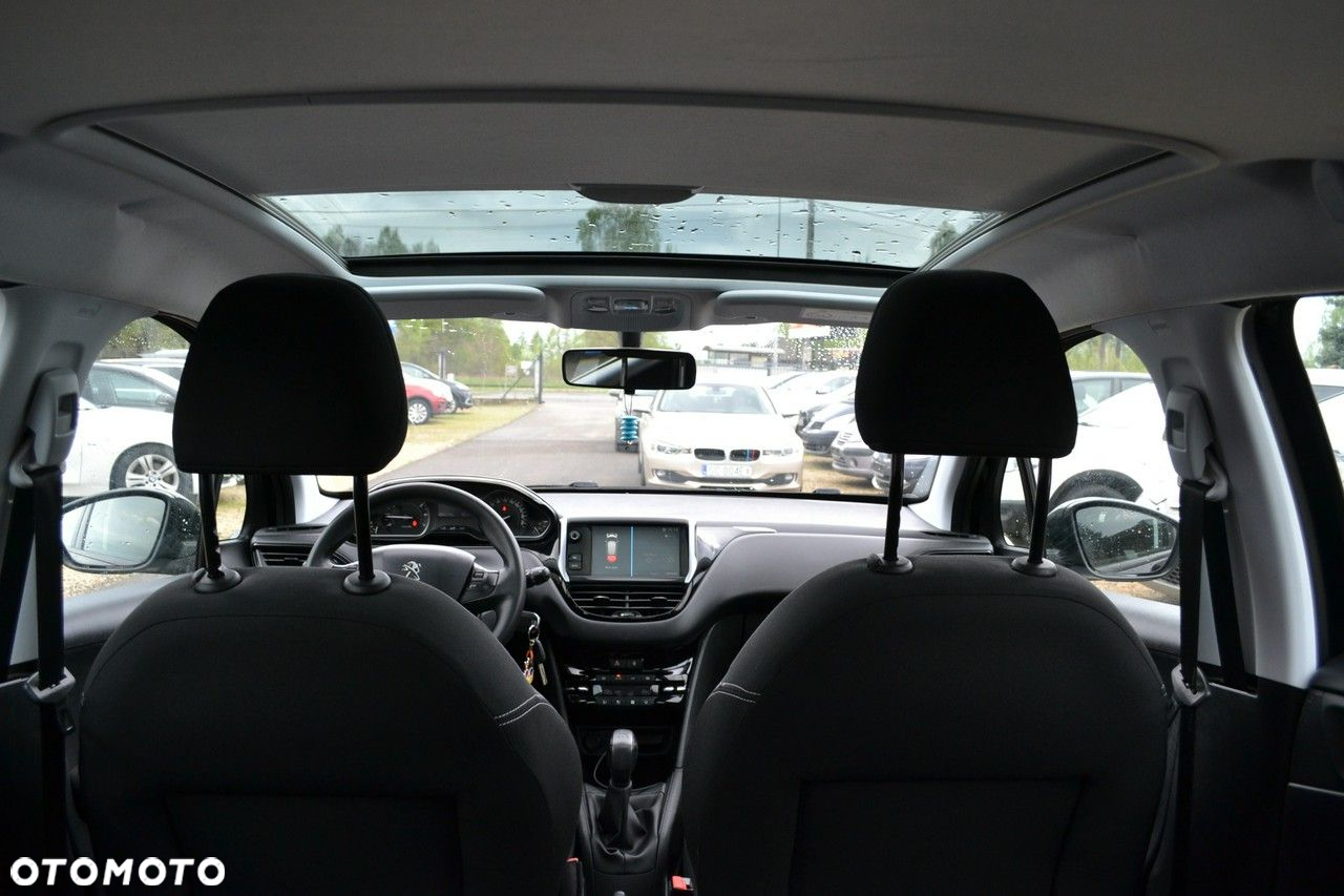 Peugeot 208 1.2 PureTech Allure - 12