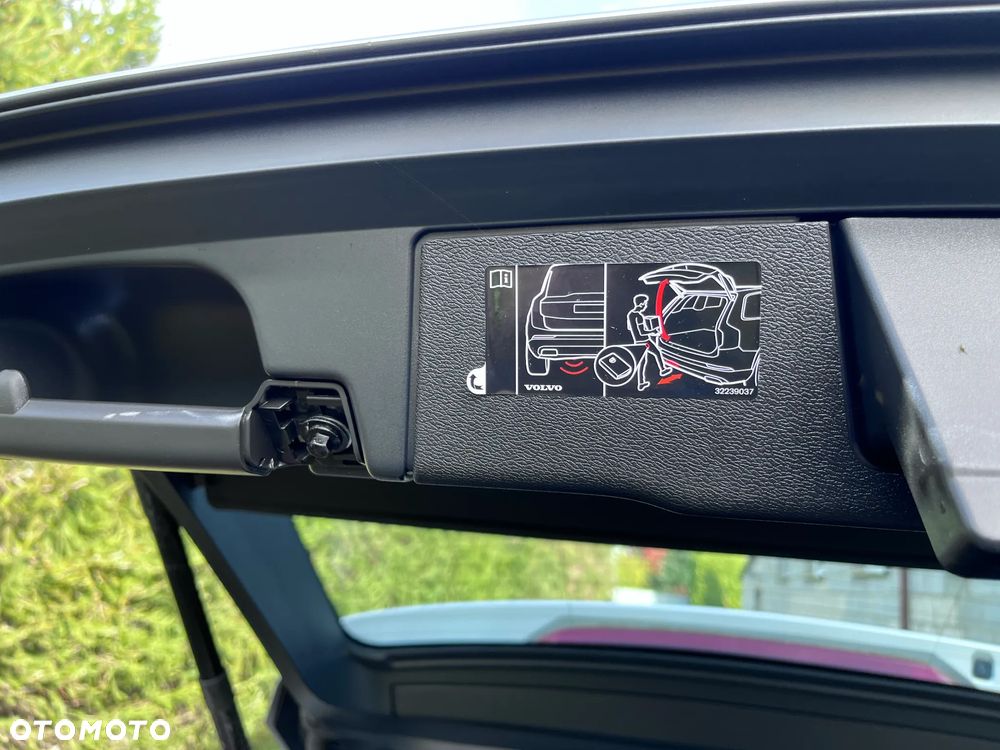 Volvo XC 60 T6 Plug-In Hybrid AWD Inscription - 11