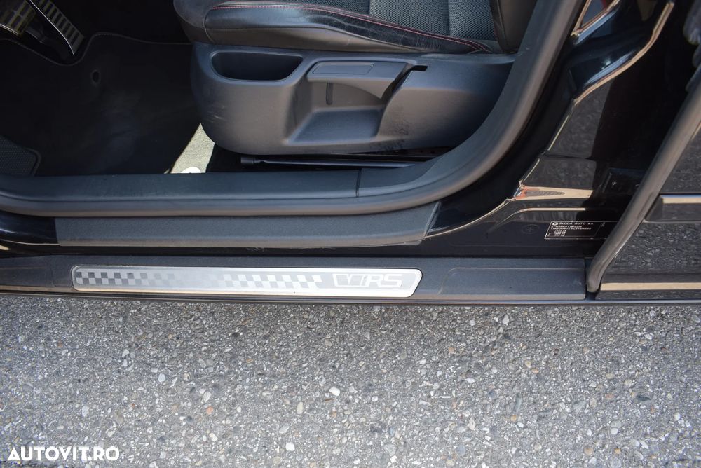 Skoda Octavia 2.0 TDI DPF DSG RS - 22