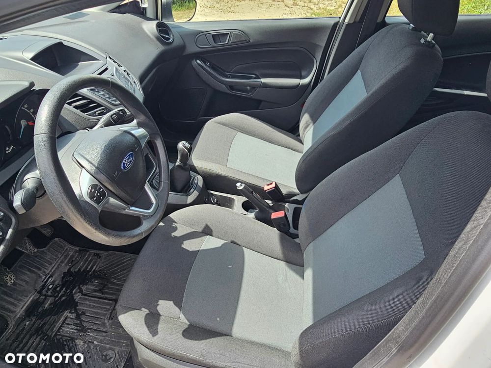 Ford Fiesta - 11