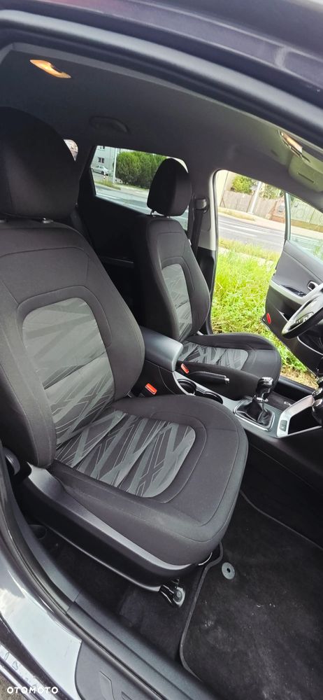 Kia Ceed 1.6 GDI ISG SW Dream Team Edition - 33