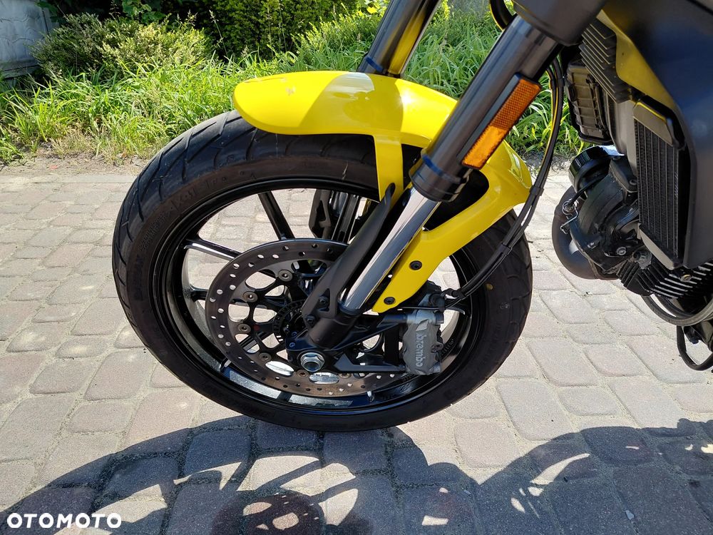 Ducati Scrambler - 16