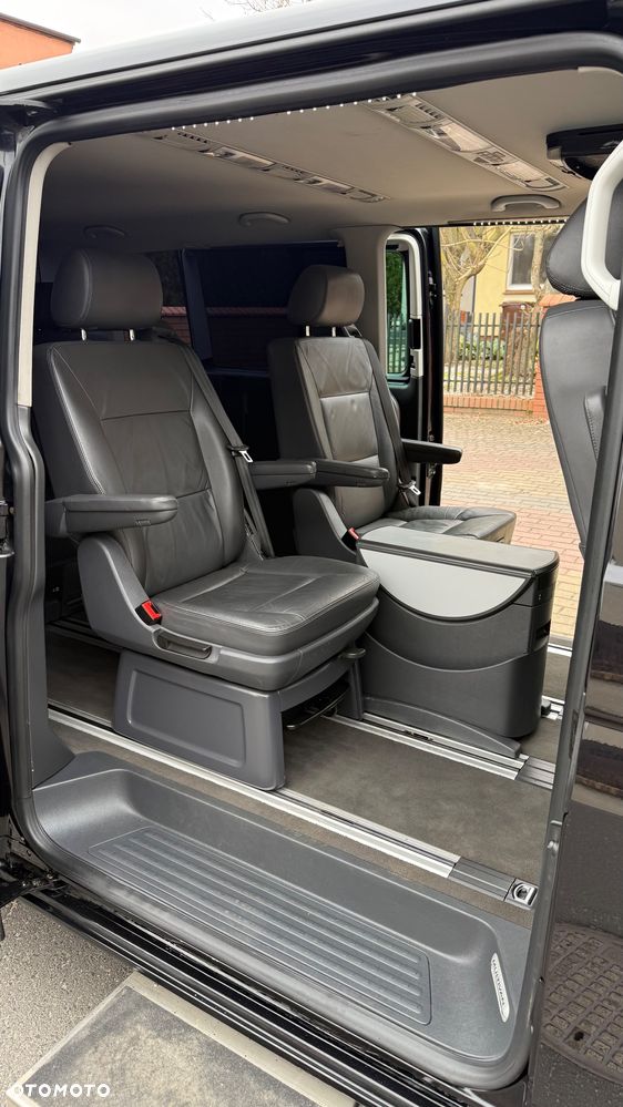 Volkswagen Multivan - 8