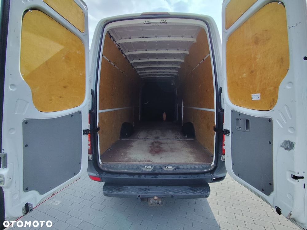 Mercedes-Benz Sprinter - 11