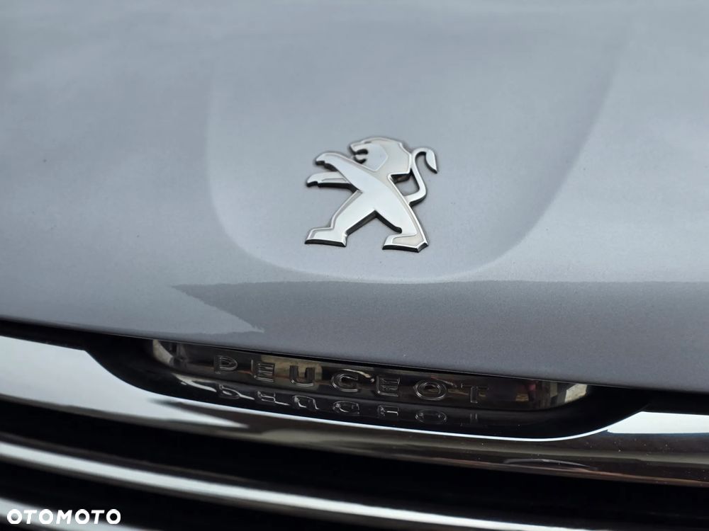 Peugeot 2008 - 8