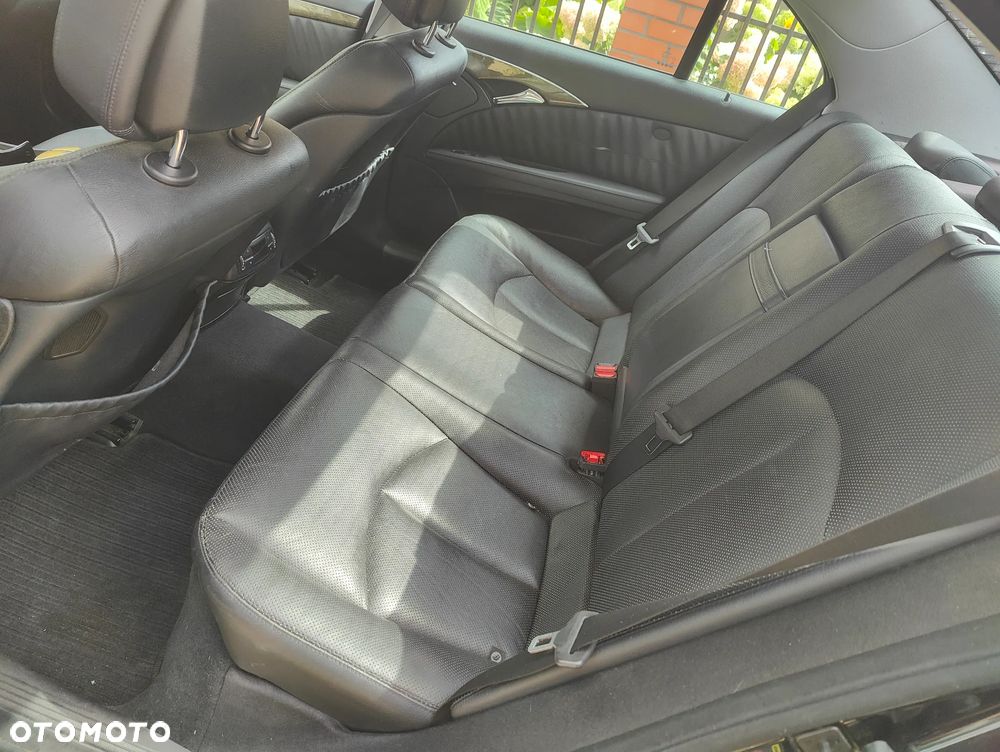 Mercedes-Benz Klasa E 350 4-Matic Avantgarde - 17