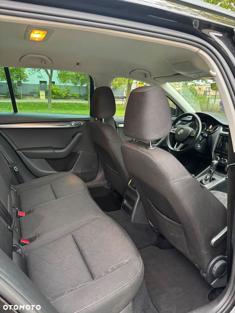 Skoda Octavia 2.0 TDI 4x4 Style DSG - 9