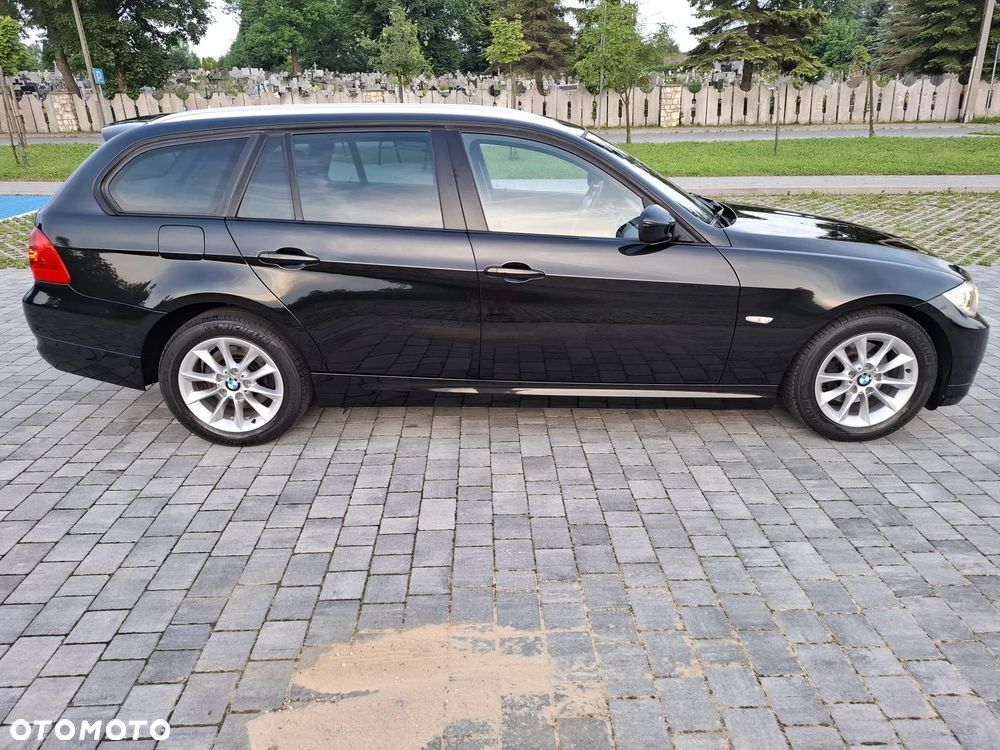 BMW Seria 3 318i - 5