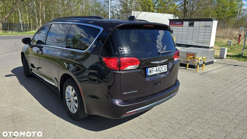 Chrysler Pacifica - 7
